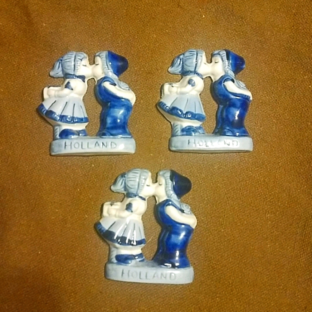Set of 3 Holland Boy Kissing Girl Magnets